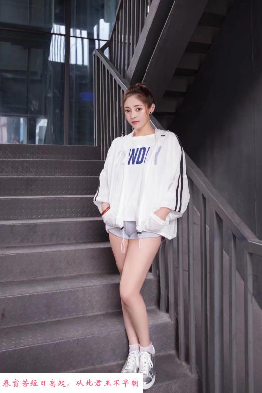 漂亮小小姐 第1张