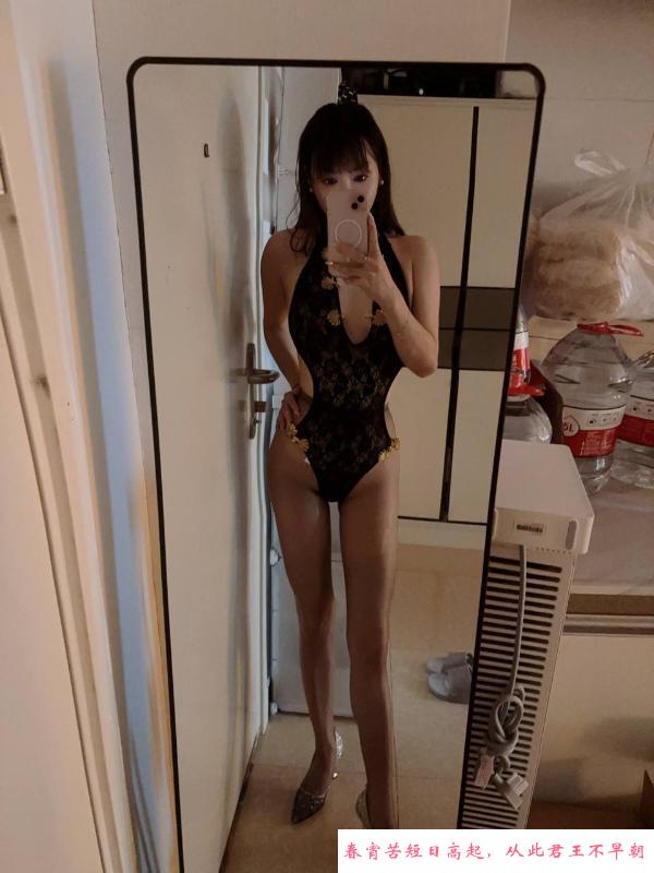 性感身材漂亮小姐姐 第2张