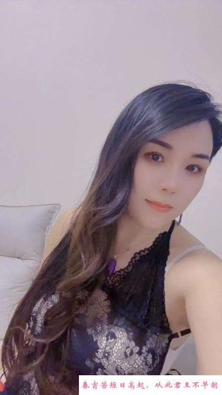 武汉黑丝大长腿贝贝 第1张