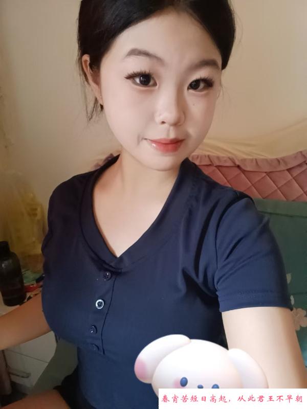 18岁微胖学生妹 第1张