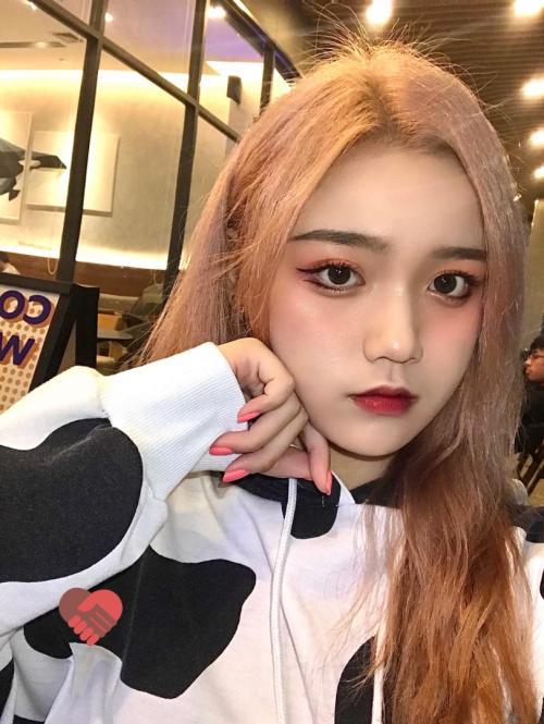 粉奶妹妹五官端正操起来声音酥麻刺激 第1张