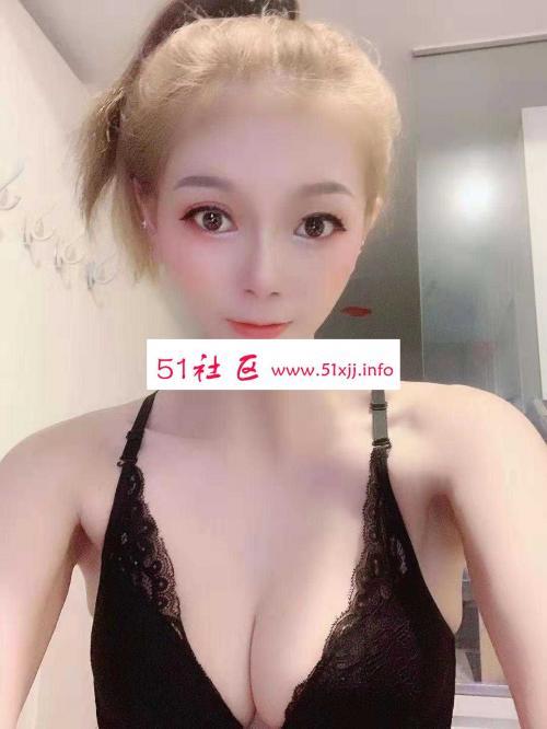 高挑小美女芯儿 第2张