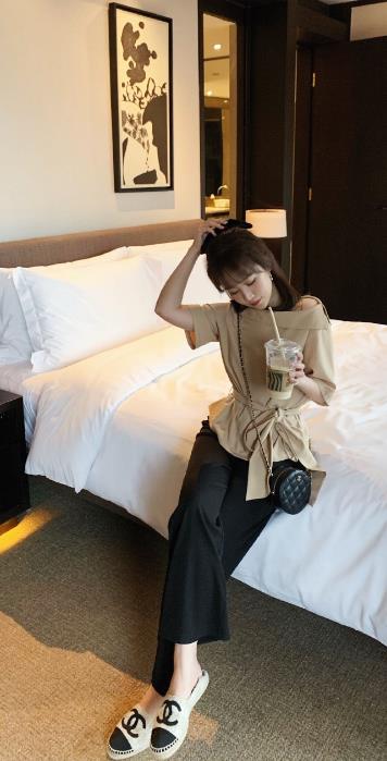 杭州兼职高颜值美女大长腿爽得一逼,水多，下面也很粉嫩。操起来很紧 第2张