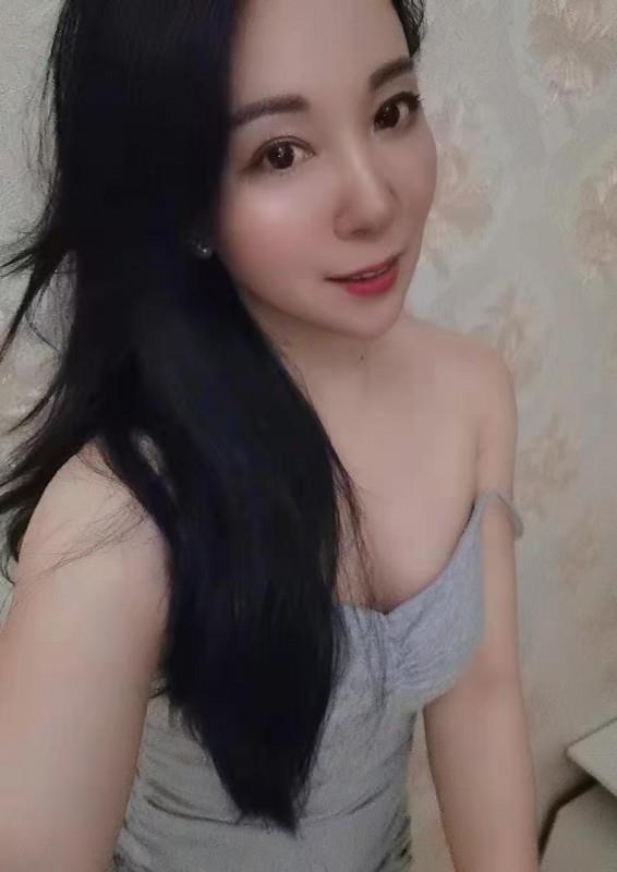 优雅型美女 第1张