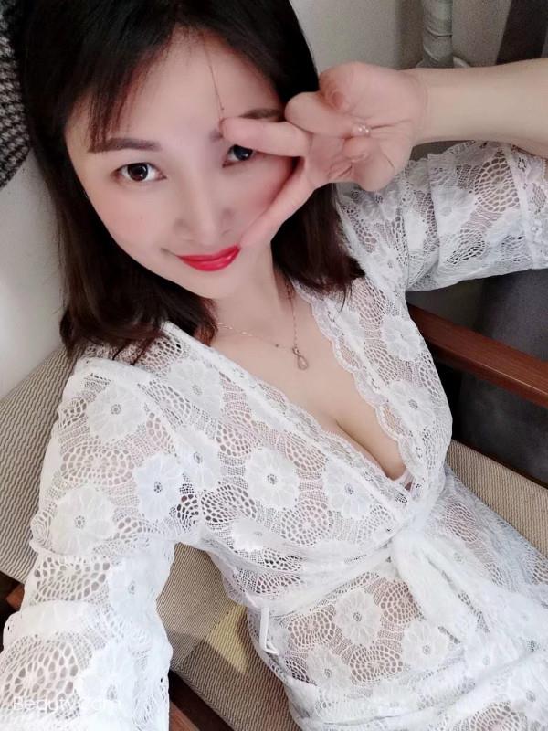 武汉汉口附近大胸妹子 第1张