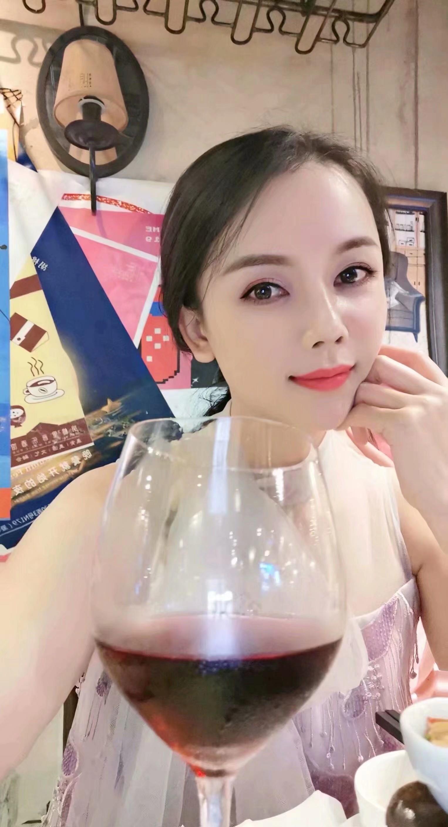 普陀克里堤娜 第1张