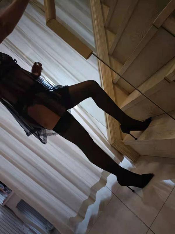 滨江服务系熟女 第1张