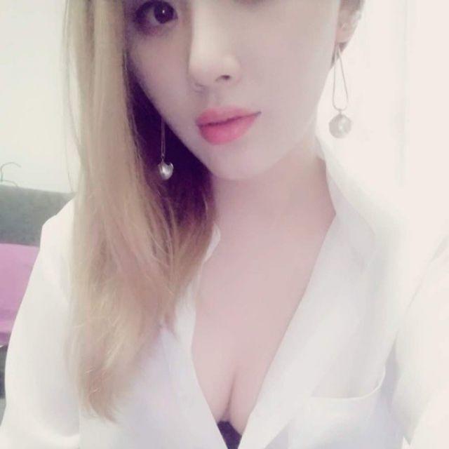 颜值大胸妹子 第1张