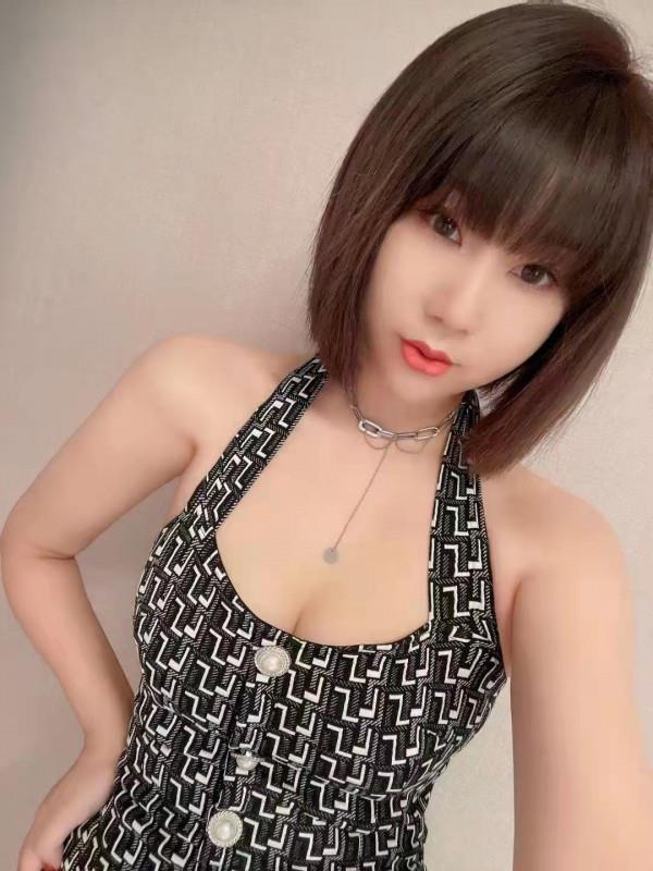 会潮喷的小姐姐 第3张
