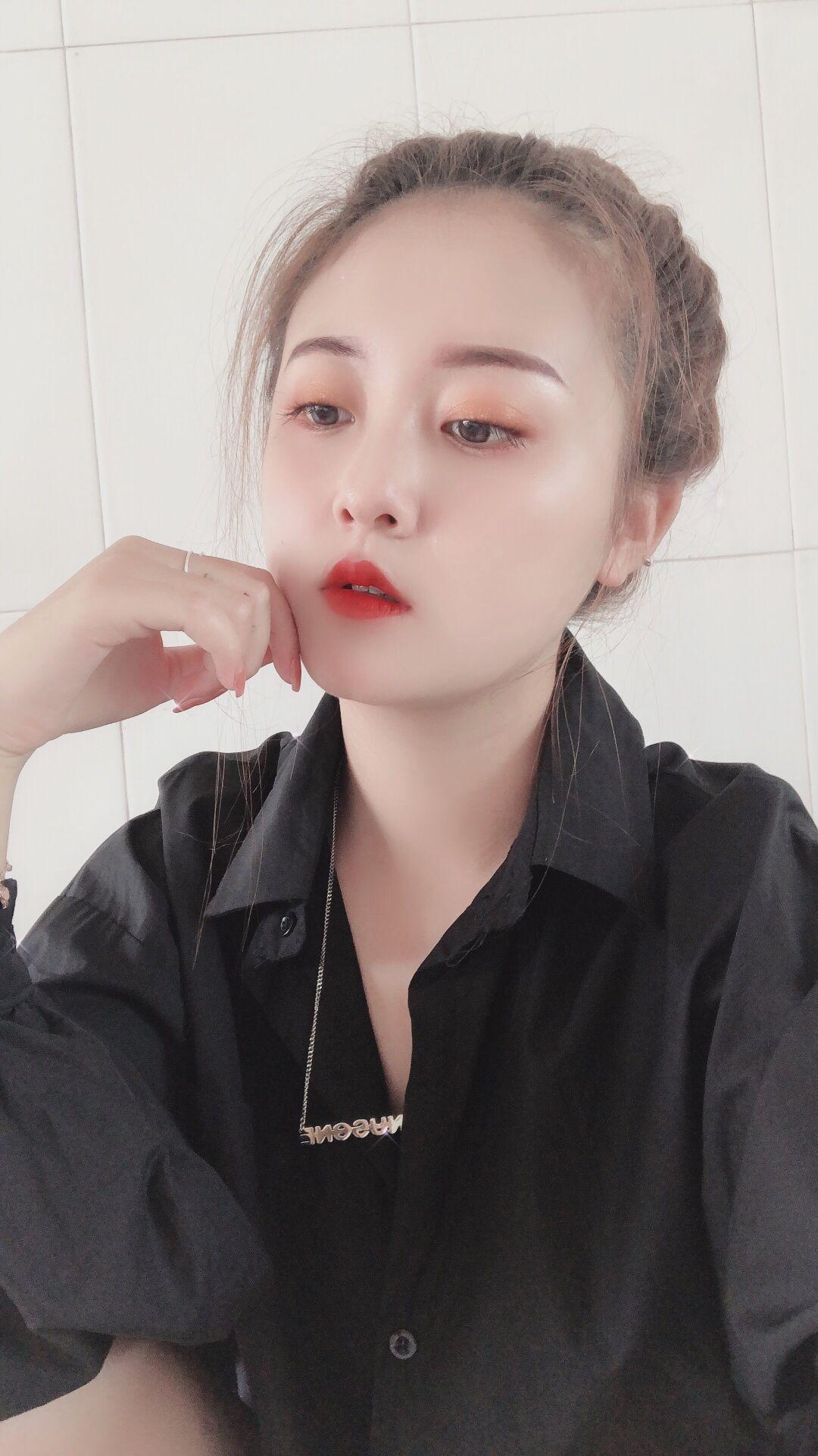 漂亮的大眼睛妹妹，很迷人啊，玩得也开，值得去玩 第3张