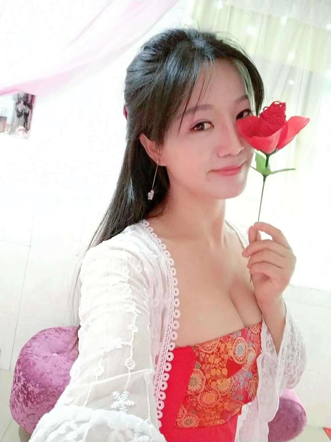 龙华很完美的小妹 第1张