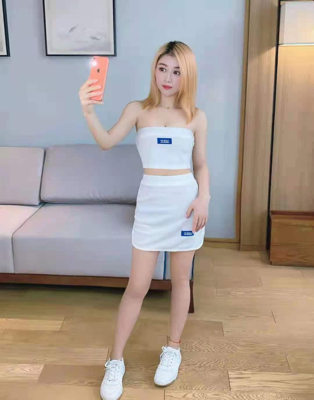 分享个南京极品肤白大胸妹纸 第1张