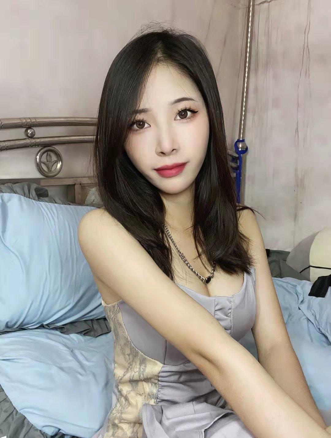 浦东水嫩妹子苒苒 第1张