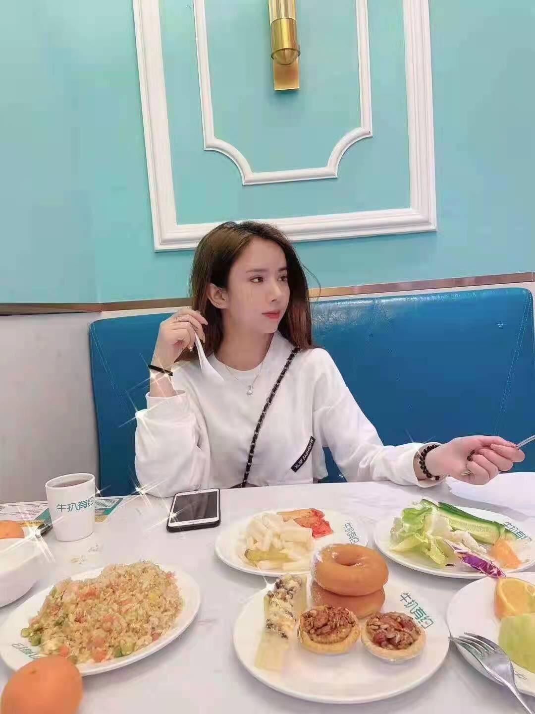 美女亚希，身材给力，屁股给力，制服可选 第1张