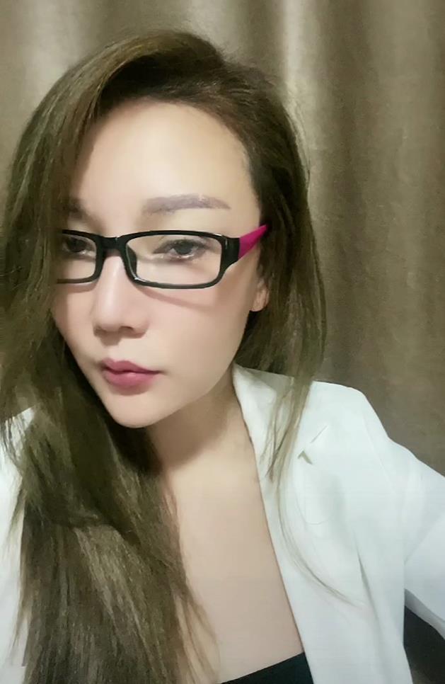 番禺大胸少妇千爱 第3张